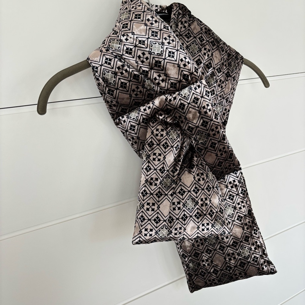 Anthropologie Janvier Velvet Soft Geometric Puffer Scarf Women's - Picture 6 of 14